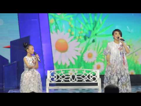 [Fancam] Nola & Naura -  Semesta Cinta (Mom & Kids Award 2015)[HD]