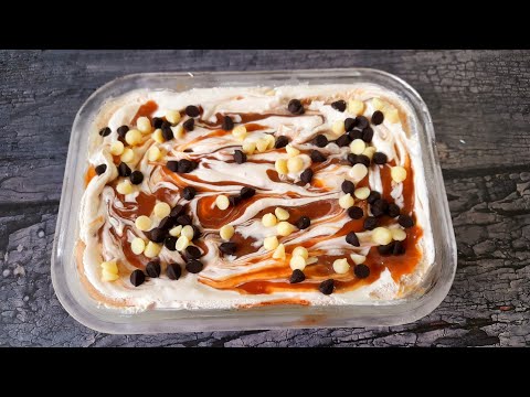 Salted Caramel Ice Cream with Chocolate Chips / Homemade Salted Caramel Sauce