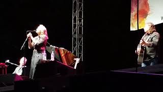 Joan Osborne &quot;Buckets of Rain&quot; (Bob Dylan cover) 6/1/18 Iowa City, Iowa