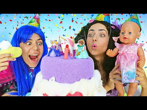 Baby Born Emily hat Geburtstag. Spielspaß mit den Prinzessinnen. Video für Kinder