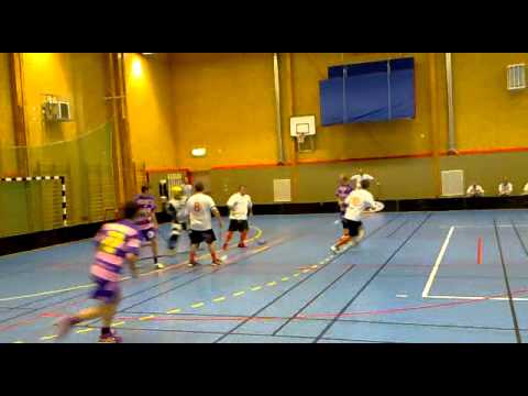 Freddan missar öppet mål!