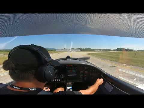 Die ersten Solo Platzrunden (Aquila A210, LOAV)