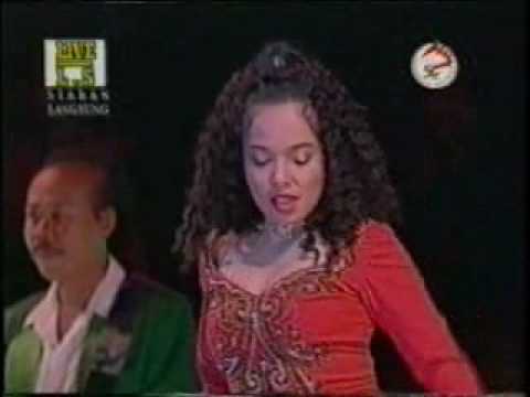 Pesona Wanita  ~  Santa Hoky