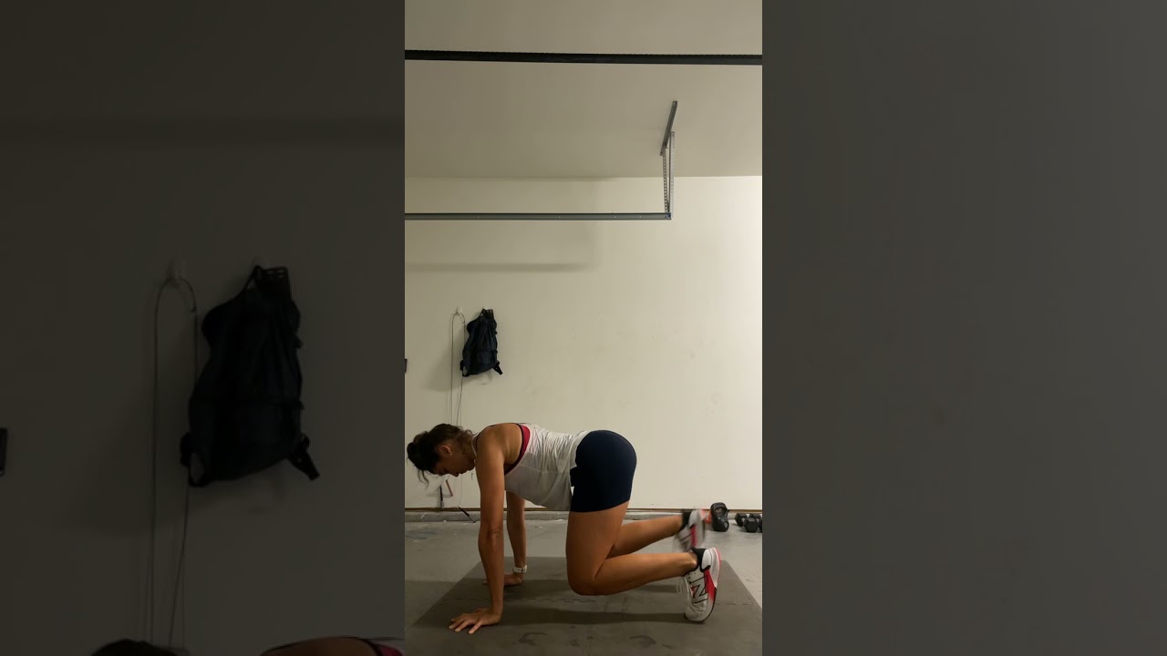 Plank to bear plank - YouTube