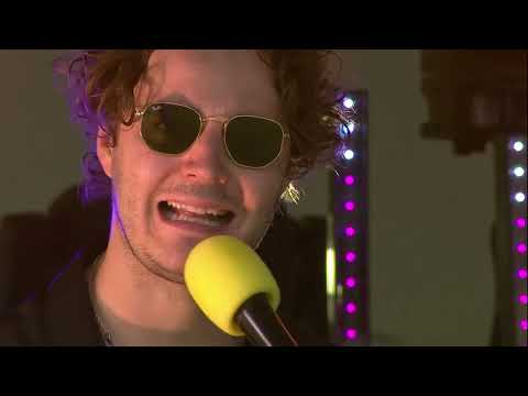 Rhys Gwynfor - Esgyrn Eira