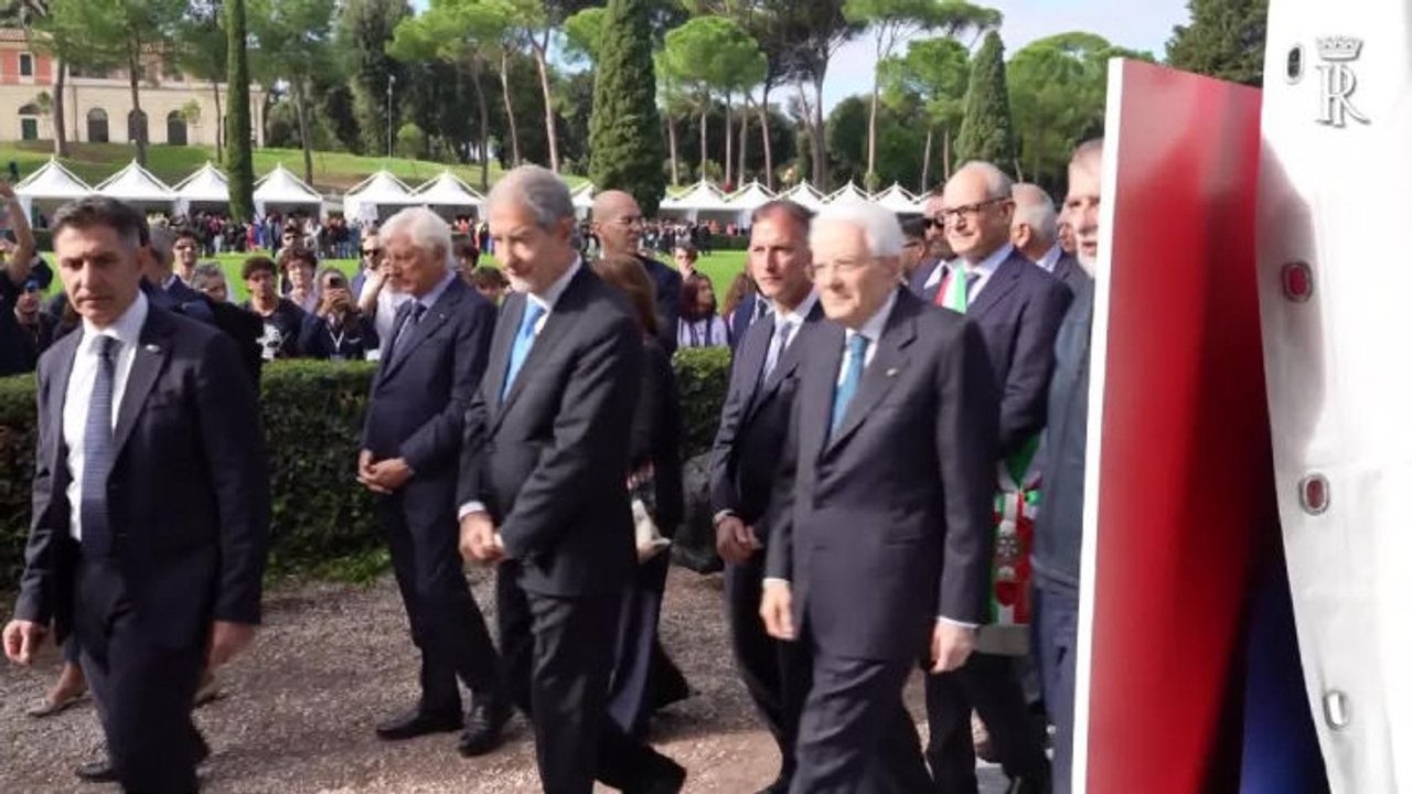 Mattarella al Villaggio Protezione civile riceve "passaporto del cittadino informato" da Ciciliano