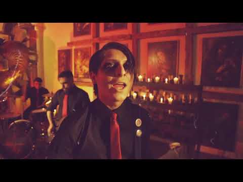 Cuatro y Medio - Marcela (Video Oficial)