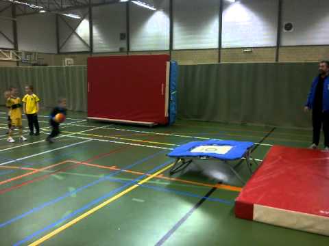 Paaskamp Verbroedering Zwijndrecht: opwarmingsspelleke