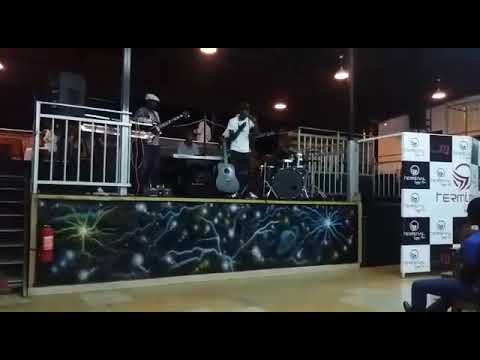 Nilson Paím - Atuando em show