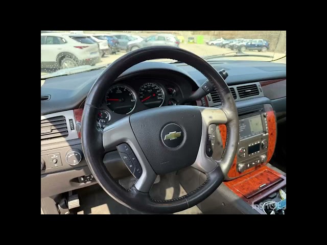 2013 Chevrolet Avalanche LTZ LEATHER | HEATED AND COOLED SEAT... in Cars & Trucks in London