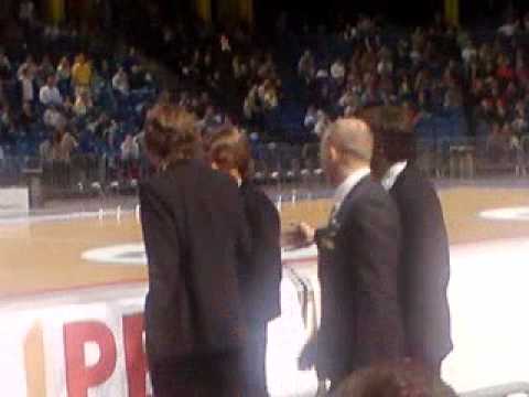 võlgnik võeti korvpalli mängu ajal kinni