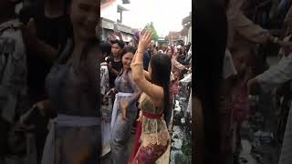 Download lagu Simanis lombok senggol dong #cover #remix #music #lagu #dangdut #berjoget #goyang#simanis mp3 Download lagu Simanis lombok senggol dong #cover #remix #music #lagu #dangdut #berjoget #goyang#simanis mp3