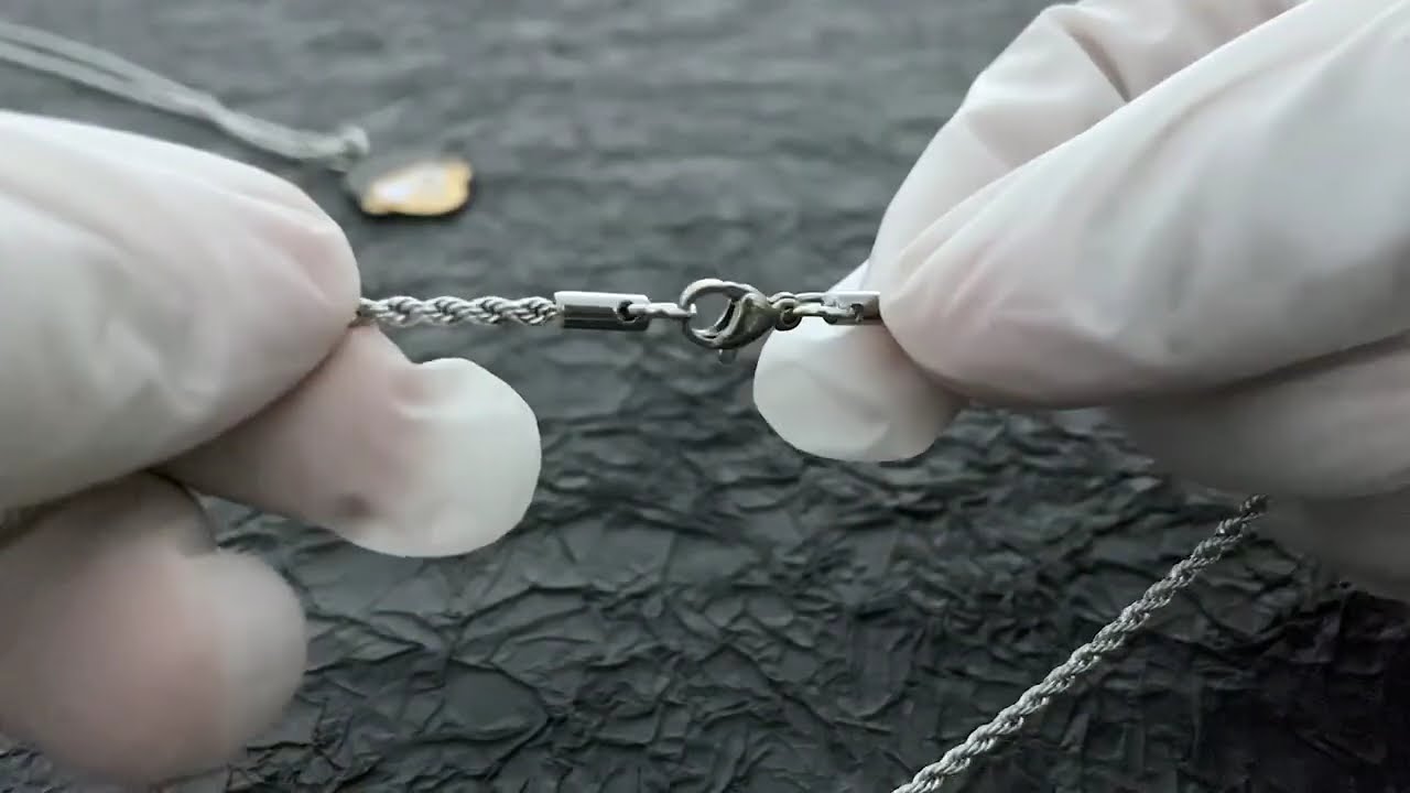 3805-Colgante único de metal pintado en forma de cabeza con cadena