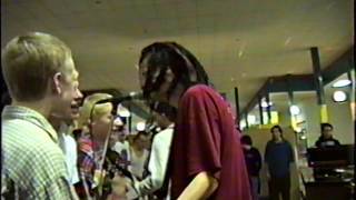 LESS THAN JAKE - Johnny Quest Thinks We&#39;re Sellouts LIVE