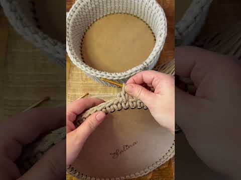 Simple round crochet basket with wooden bottom/ Suitable for beginners/ Knitting stitch for more ...