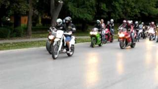 preview picture of video 'Moto susreti - Vinkovci, defile kroz grad'