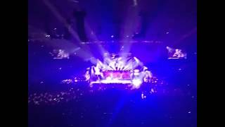 Fan Video: Demi Lovato and Nick Jonas performing Avalanche @ KISS Jingle Ball
