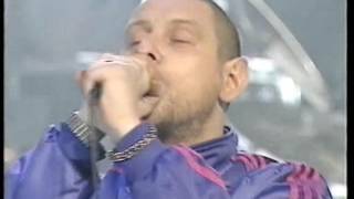 BLACK GRAPE - XMAS performance of REVEREND BLACK GRAPE on TFI FRIDAY 1996.