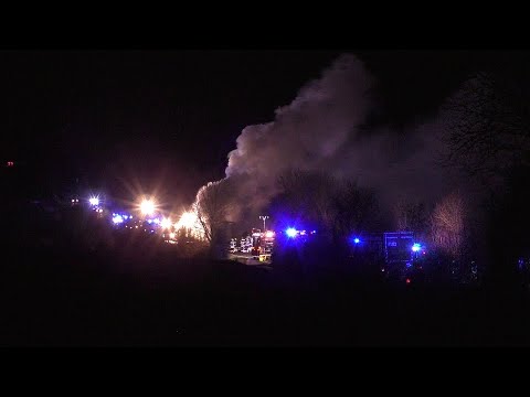[Gefahrgut-LKW in Vollbrand auf B293] Einsatzfahrten Feuerwehr und DRK Landkreis Heilbronn
