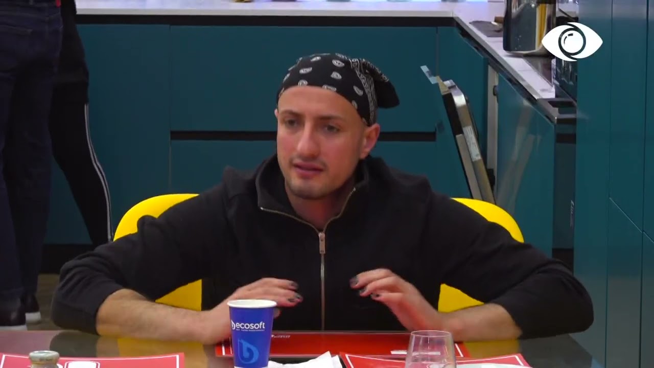 Ai është flirti për ty?!/ Deamishel zihet me Kristin