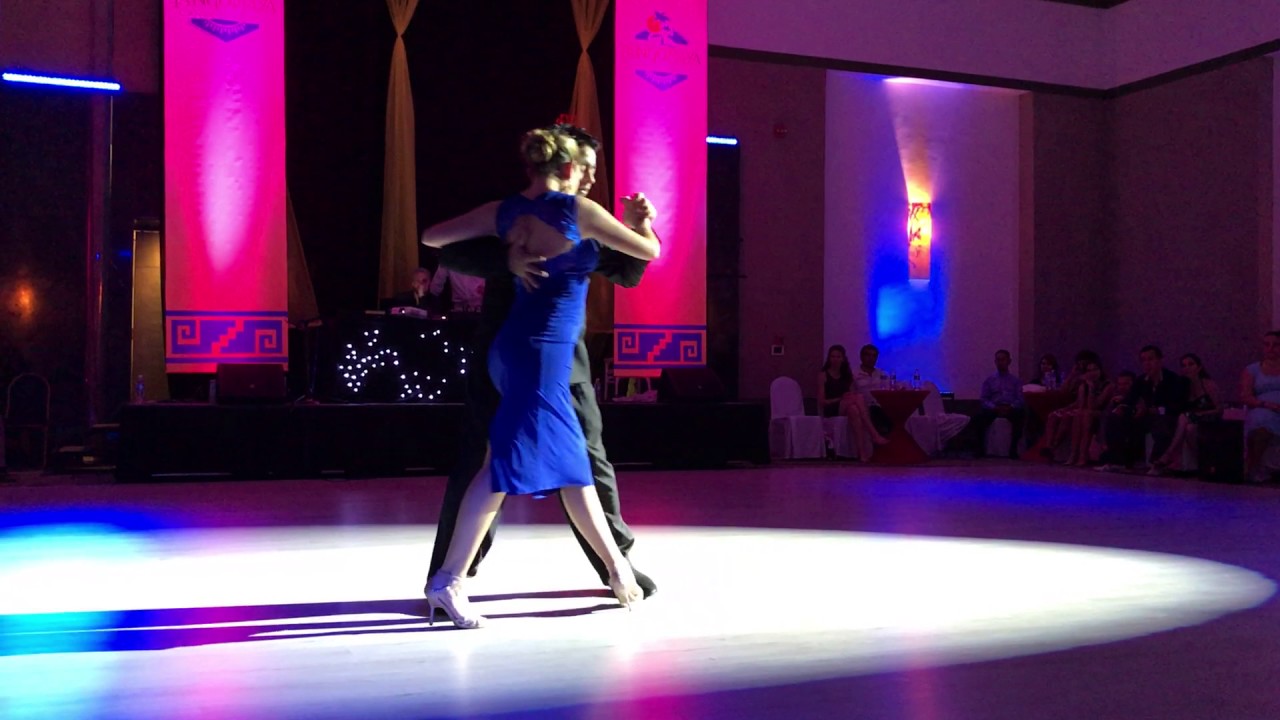 Carlos Espinoza & Noelia Hurtado