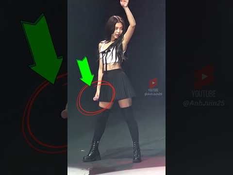 Jennie Swapped The Mic Like A Pro, Fast & Almost Unnoticeable! #blackpink #jennie