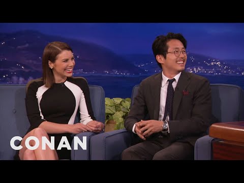 スティーブン・ユンの気まずいキスのテクニック - CONAN on TBS (Steven Yeun's Awkward Kissing Technique - CONAN on TBS)