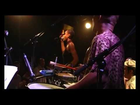 Quantic Soul Orchestra - Funky Nassau - Live Paris