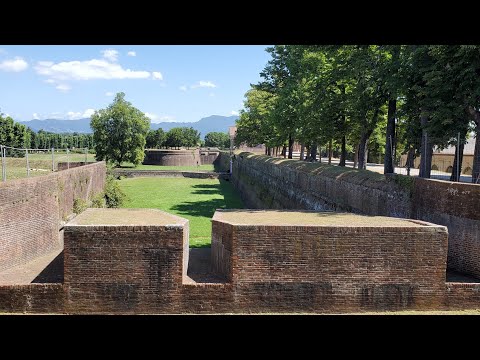 Italian lesson from Lucca - il muro, i muri, le mura