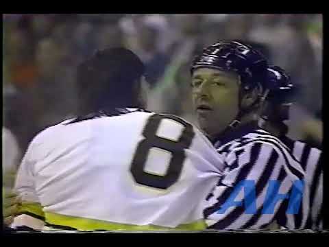 NHL Jan. 7, 1991 Boston Bruins v Winnipeg Jets (R) Cam Neely v Bryan Marchment (R)