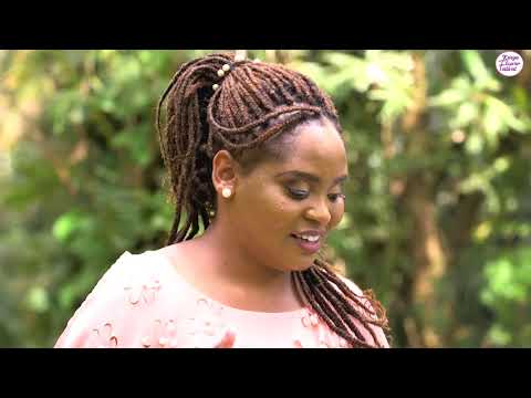 DIY - Arranging Flowers in a Vase at Home