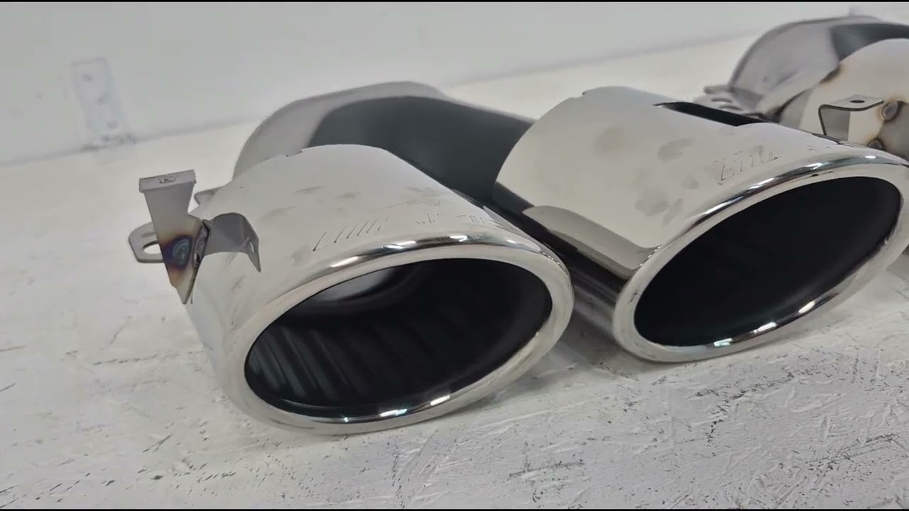 Mercedes GLE W167 2018– Zadnji difuzor z izpušnimi zaključki GLE53 Silver (2018-2026) Video 1