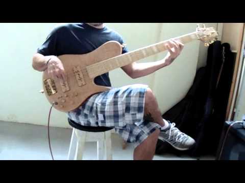 teste do baixo S.Martyn Freedom 5 cordas, modo passivo