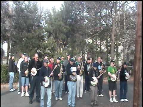 Aqua String Band Serenade's band member Ky Reed