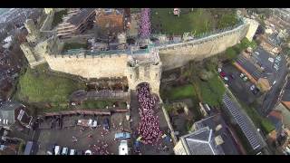 preview picture of video 'Lincoln Santa Run 2013'