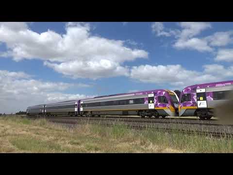 V/Line 3VL30, 3VL22 At Corio