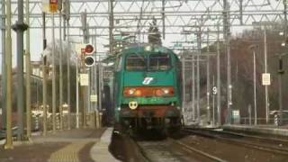 preview picture of video 'Un'ora di treni a Monfalcone...'