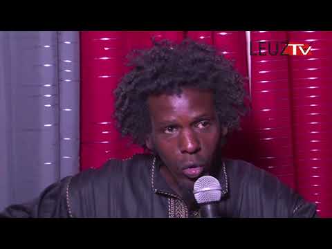 Vidéo: Hilarant le fils du lutteur Siteu raconté par Demba ka artiste comédien regardez Vidéo: Hilarant le fils du lutteur Siteu raconté par Demba ka artiste comédien regardez