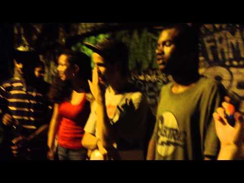 Rato Mc vs Vick Mc Batalha do Beco 13/03/2013