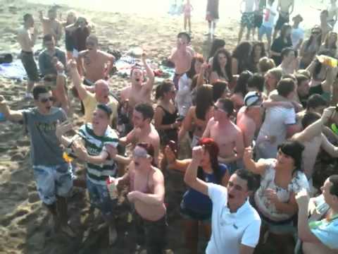 Ayr Beach Party !