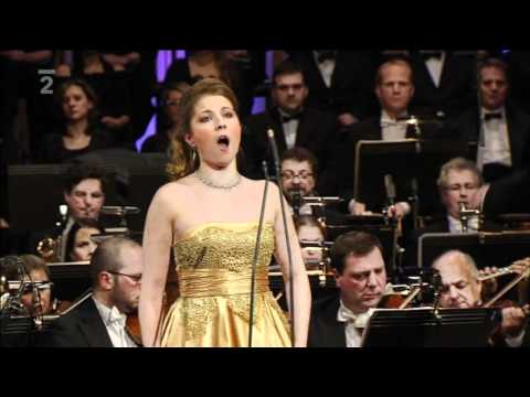 B.Smetana: Aria of Barče from opera "Kiss"/ Árie Barče "Jásej ptáčku..."