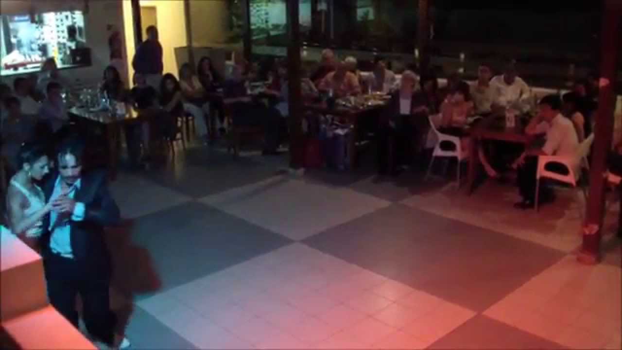 Gastón Torelli y Moira Castellano en Milonga Nostalgias