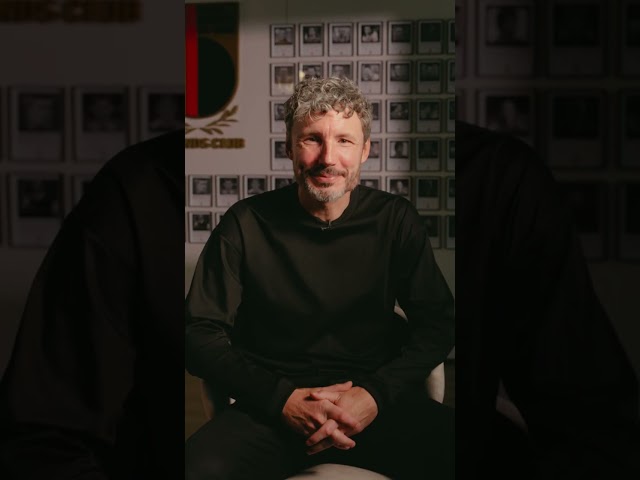 One-on-one with Mark van Bommel.🎙️