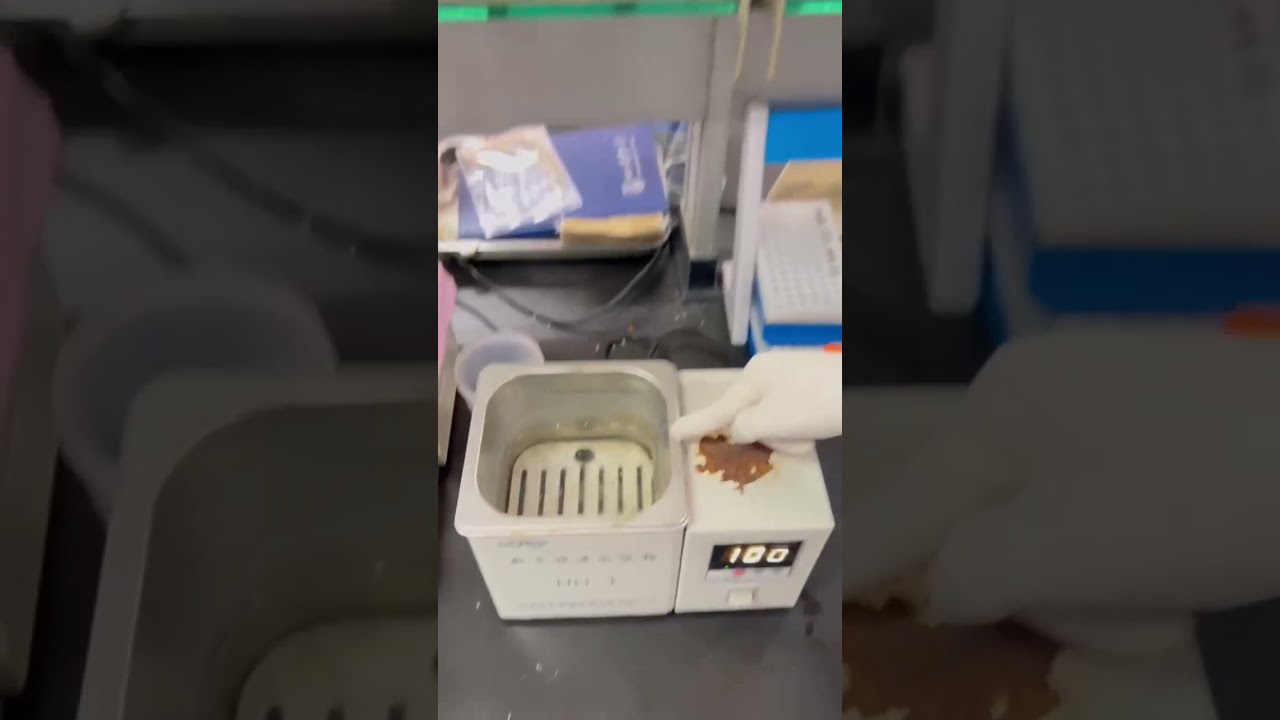 What is the use of hot water bath in the laboratory? Tipseri