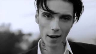 Juliet Simms ft Andy Biersack &quot;Not Broken Yet&quot; (UN)Official Music Video