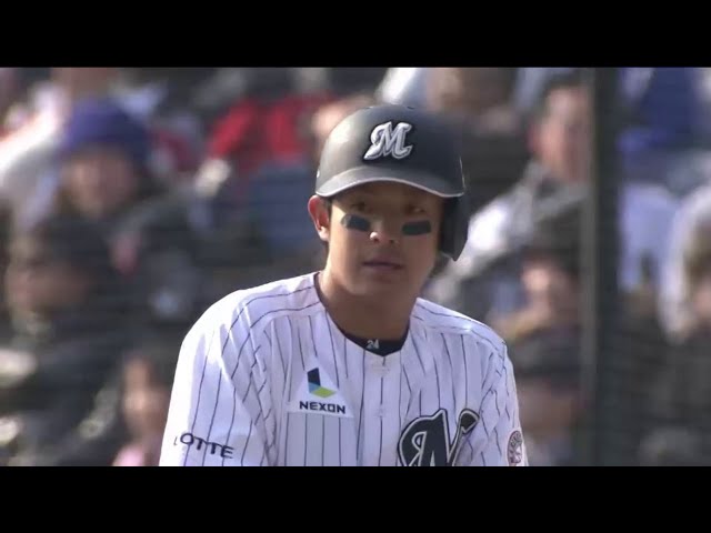 マリーンズ・ルーキー吉田 二死2・3塁から先制打放つ!! 2014/3/9 M-L