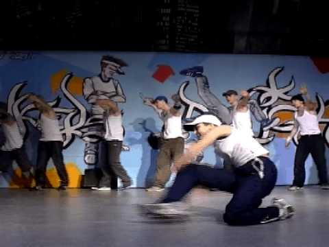 Gaws crew (Samara - Tolyatti) on breakdance festival OPEN4 (2004) in Moscow /russia