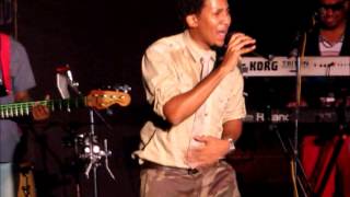 Mario Evon ft.Shaq The MC - Love In Di Mawnin' (Live at RedBones 2013)