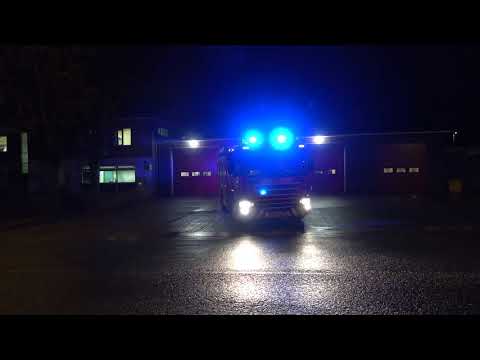 Cheshire Fire And Rescue Service / Ellesmere Port Second Pump / Turnout