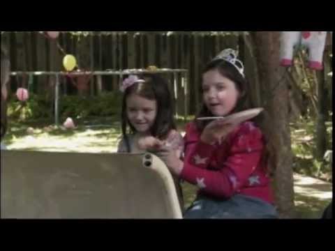 Paranormal Activity 3 - Official Trailer 2